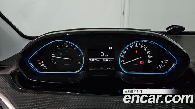 Peugeot 2008 2016 — photo 8