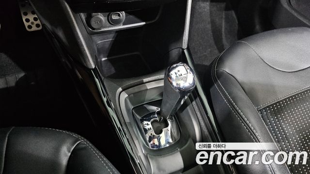 Peugeot 2008 2016 — photo 9