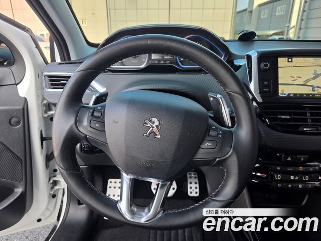 Peugeot 2008 2016 — photo 13