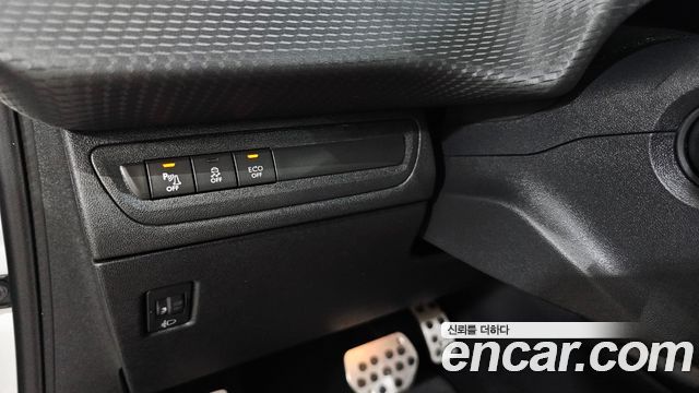 Peugeot 2008 2016 — photo 14