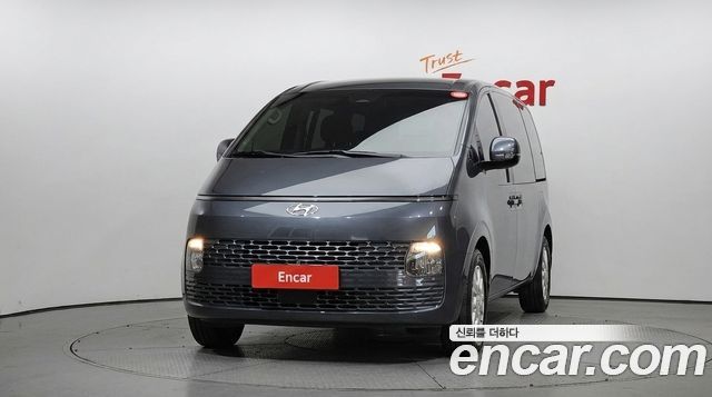 Hyundai Staria 2023 — photo 3