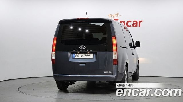 Hyundai Staria 2023 — photo 4