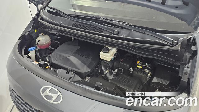 Hyundai Staria 2023 — photo 6