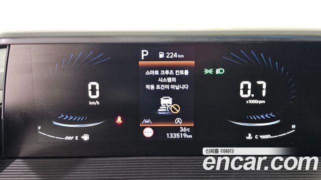 Hyundai Staria 2023 — photo 8