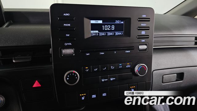 Hyundai Staria 2023 — photo 17
