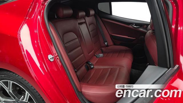 Kia Stinger 2018 — photo 17