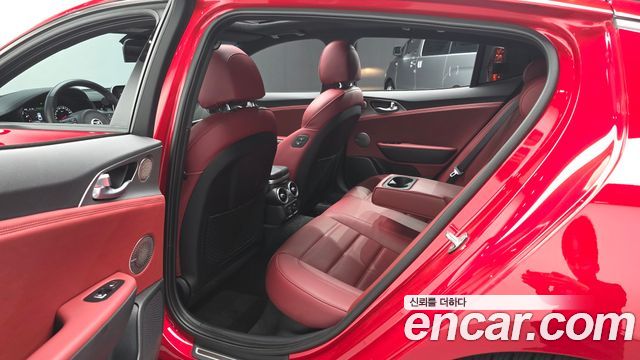 Kia Stinger 2018 — photo 18