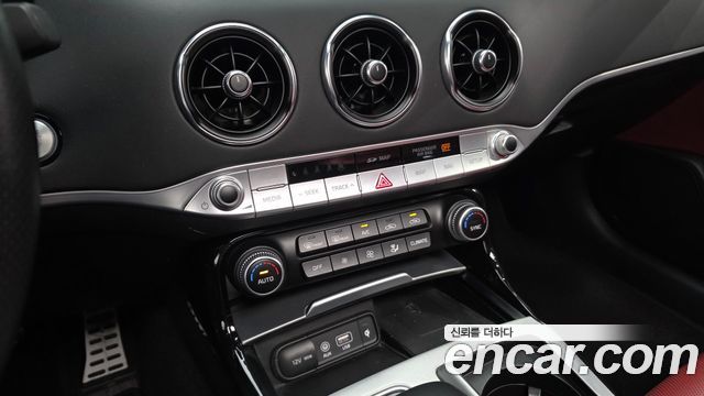 Kia Stinger 2018 — photo 23