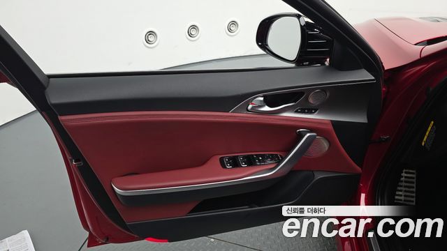 Kia Stinger 2018 — photo 14