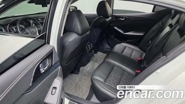 Nissan Maxima 2019 — photo 18