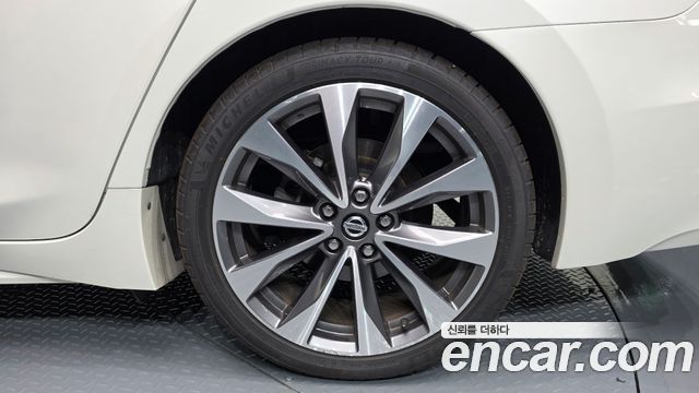 Nissan Maxima 2019 — photo 7