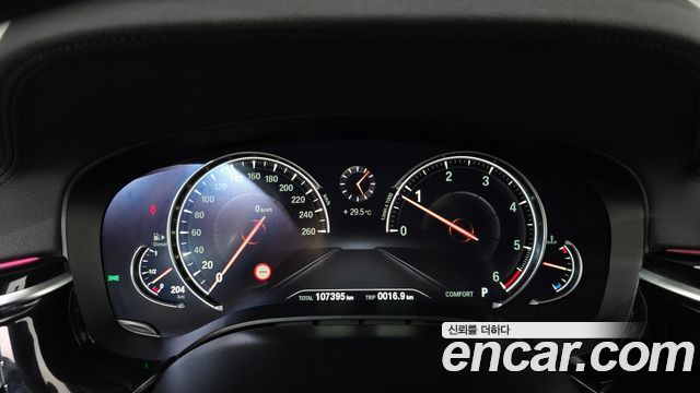 BMW 5-Series 2018 — photo 8