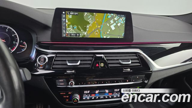 BMW 5-Series 2018 — photo 12
