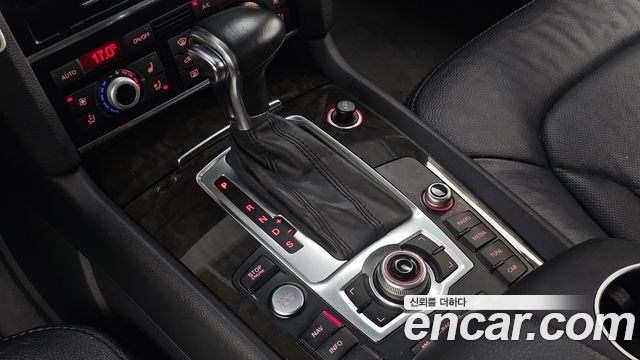 Audi Q7 2015 — photo 9