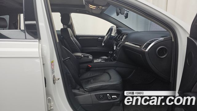Audi Q7 2015 — photo 11