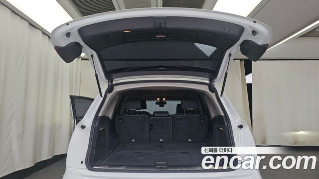 Audi Q7 2015 — photo 20