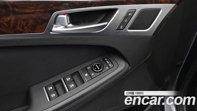 Hyundai Genesis 2016 — photo 18
