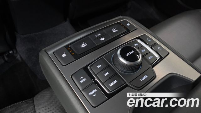 Hyundai Genesis 2016 — photo 19