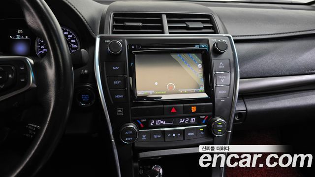 Toyota Camry 2015 — photo 13