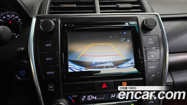 Toyota Camry 2015 — photo 16