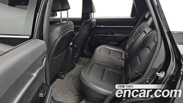 KG Mobility Torres 2023 — photo 11