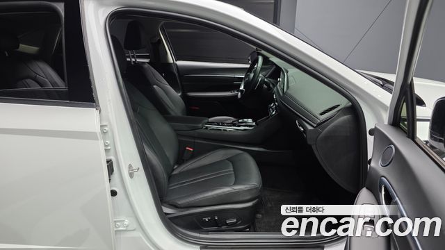 Hyundai Sonata 2023 — photo 17