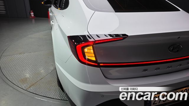 Hyundai Sonata 2023 — photo 9