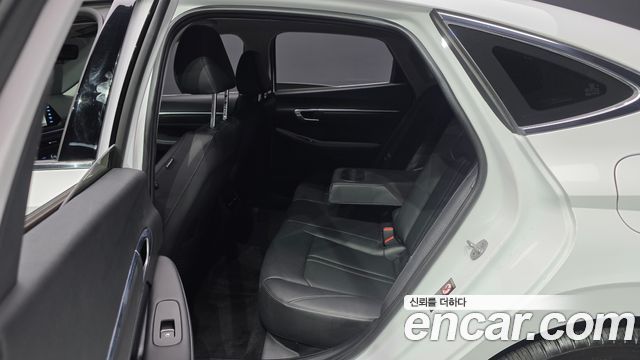 Hyundai Sonata 2023 — photo 16