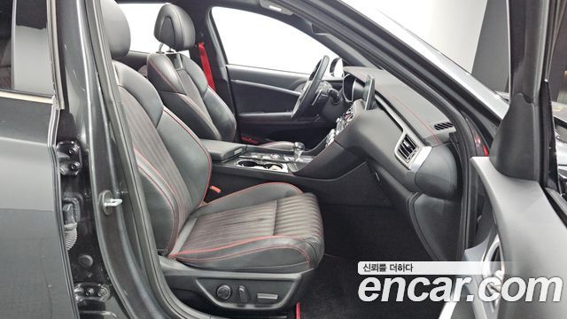Genesis G70 2018 — photo 12
