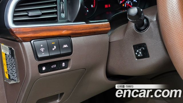 Kia K7 2016 — photo 18