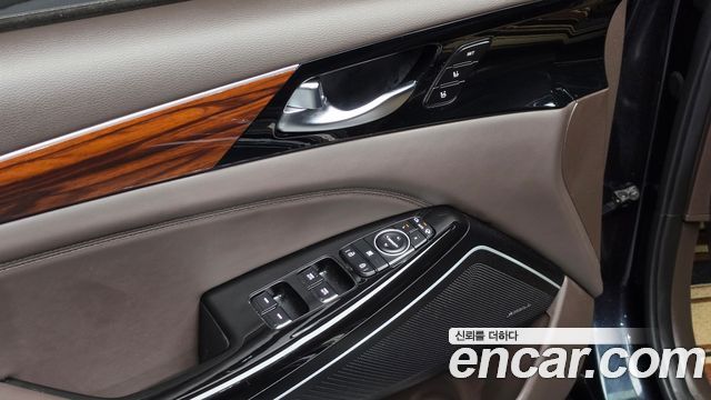 Kia K7 2016 — photo 19