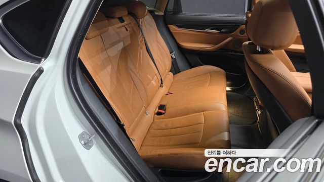 BMW X6 2018 — photo 17