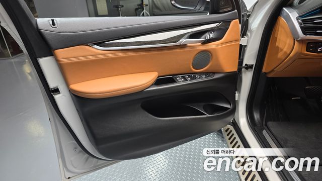 BMW X6 2018 — photo 14