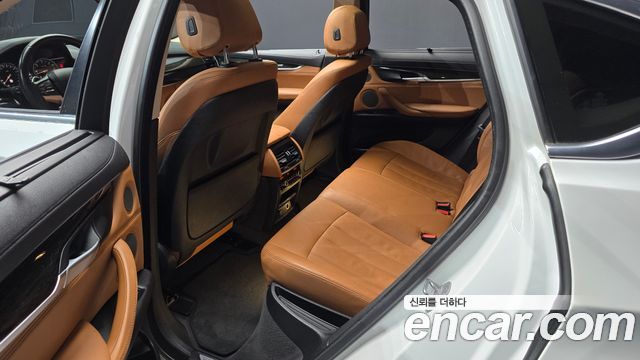 BMW X6 2018 — photo 16
