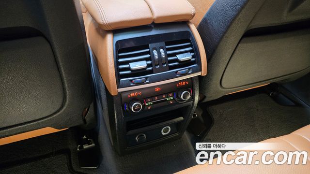 BMW X6 2018 — photo 31