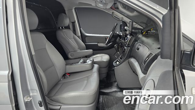 Hyundai Starex 2020 — photo 16