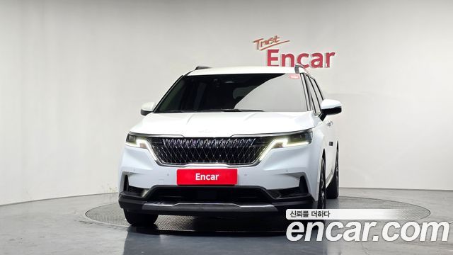 Kia Canival 2023 — photo 3