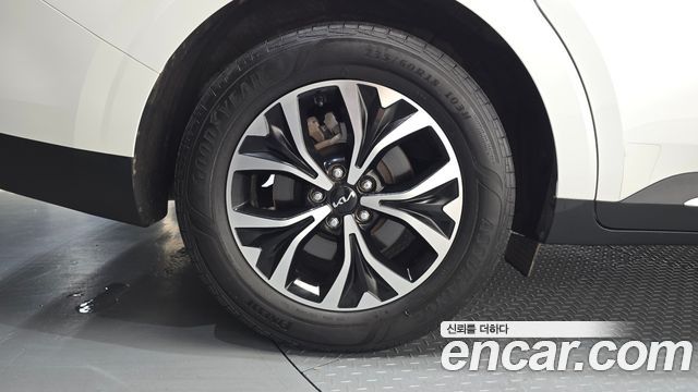 Kia Canival 2023 — photo 5