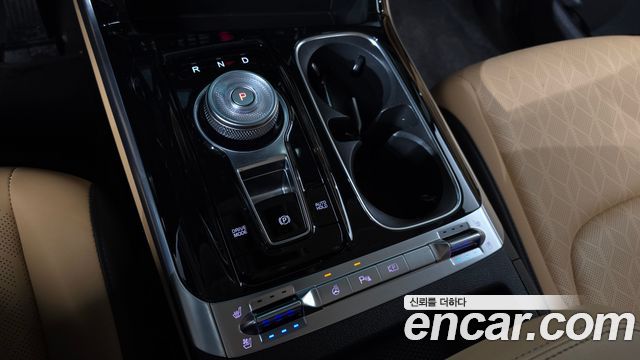Kia Canival 2023 — photo 12