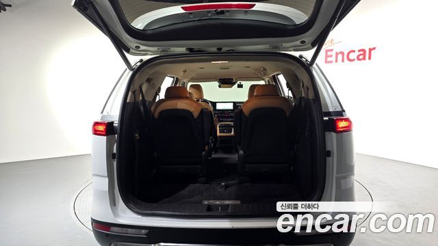 Kia Canival 2023 — photo 24