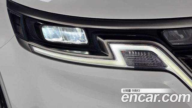 Kia Canival 2023 — photo 8