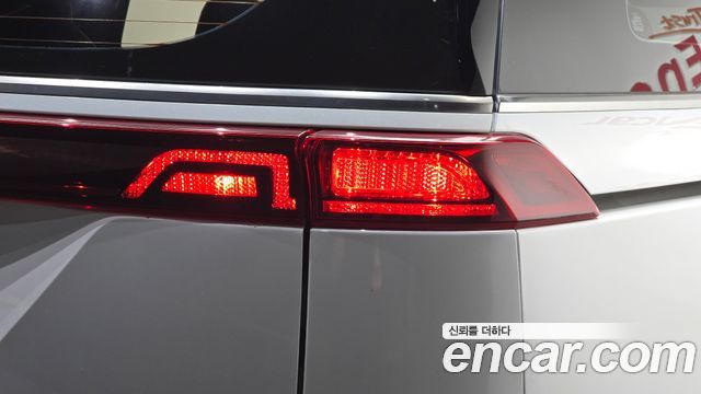 Kia Canival 2023 — photo 9