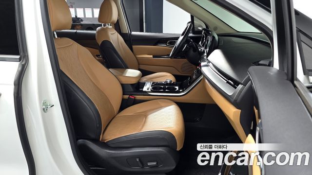 Kia Canival 2023 — photo 16