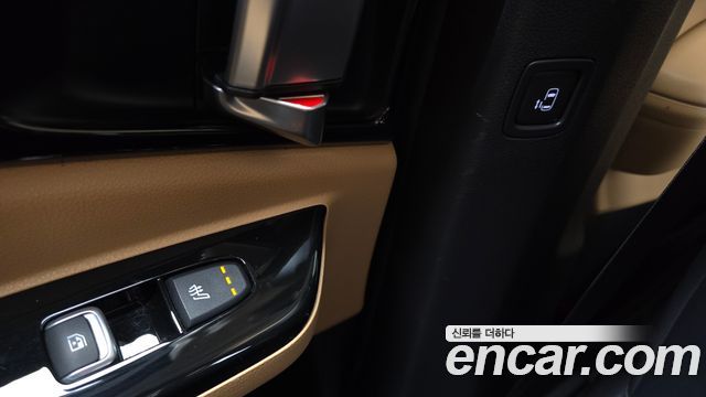 Kia Canival 2023 — photo 28