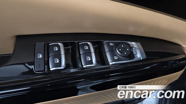 Kia Canival 2023 — photo 29