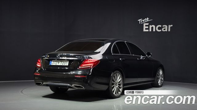 Mercedes-Benz E-Class 2019 — photo 2