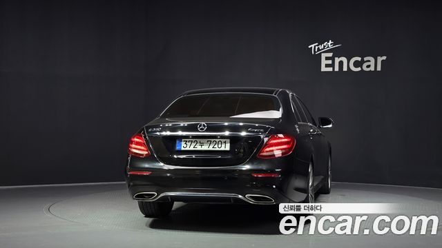 Mercedes-Benz E-Class 2019 — photo 4