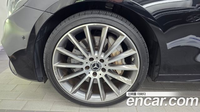 Mercedes-Benz E-Class 2019 — photo 5