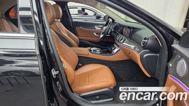 Mercedes-Benz E-Class 2019 — photo 17