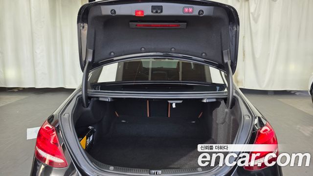 Mercedes-Benz E-Class 2019 — photo 26